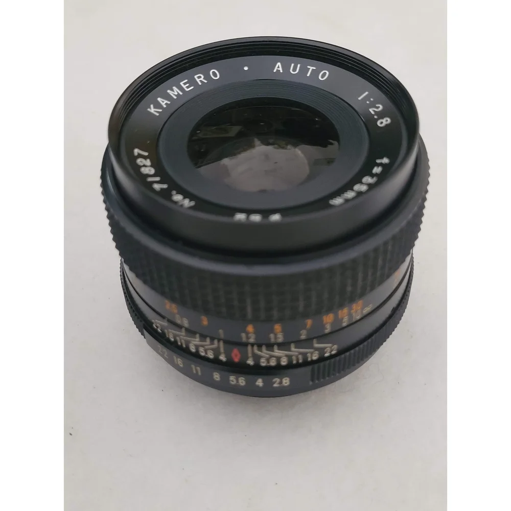 KAMERO Auto 35mm f28 Wide Angle lens with case No. 71827
